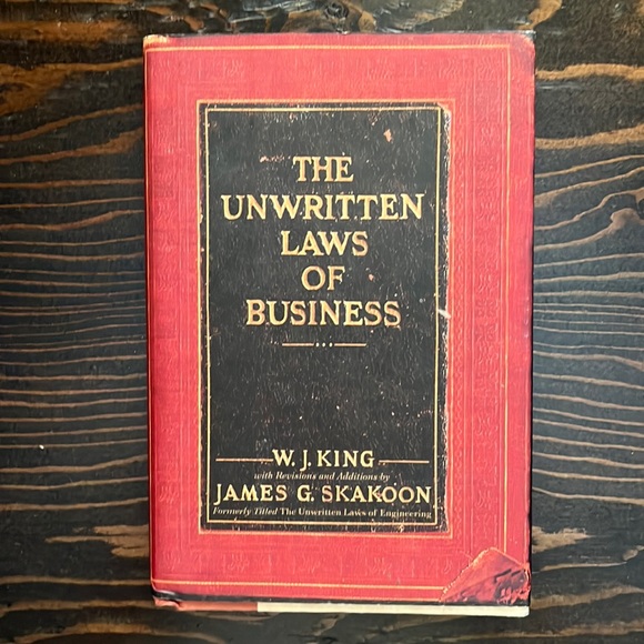 📕4/$20📕 The Unwritten Laws of Business hardcover book - Picture 1 of 3